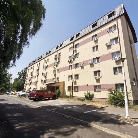 Holidays Inn Studio Bucareste Exterior foto
