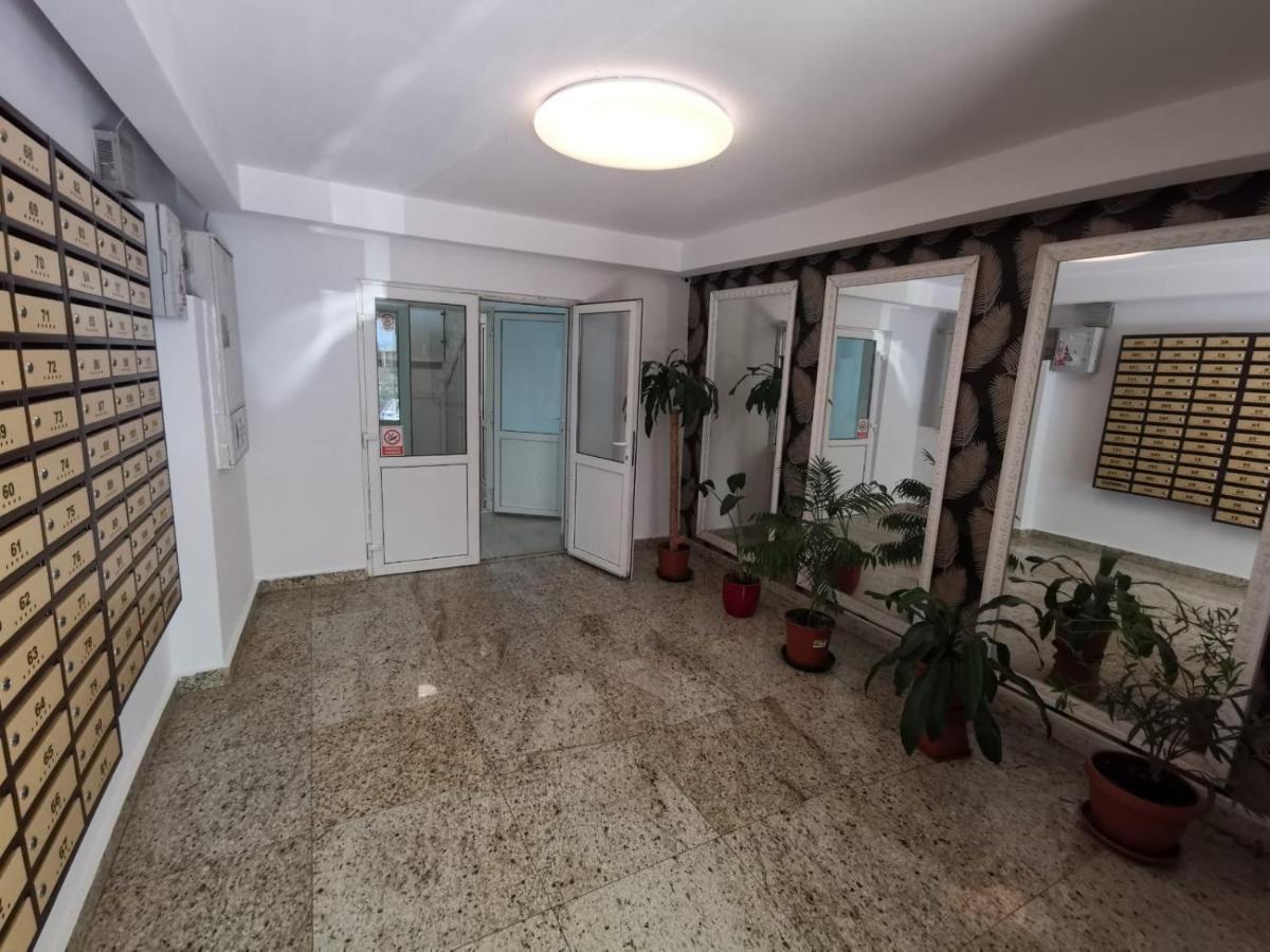 Holidays Inn Studio Bucareste Exterior foto